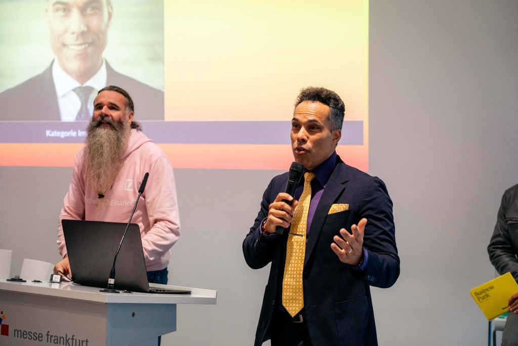 Patrick Dewayne Gewinner Finfluencer Circle Award 2025