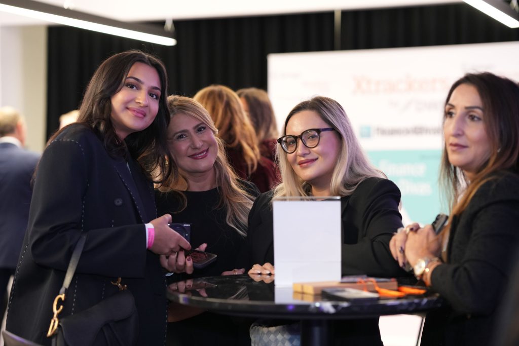 Live bei der Buchpremiere von Finance for Divas by Marsal Ghiasi - copyright harikrishnanphotograph