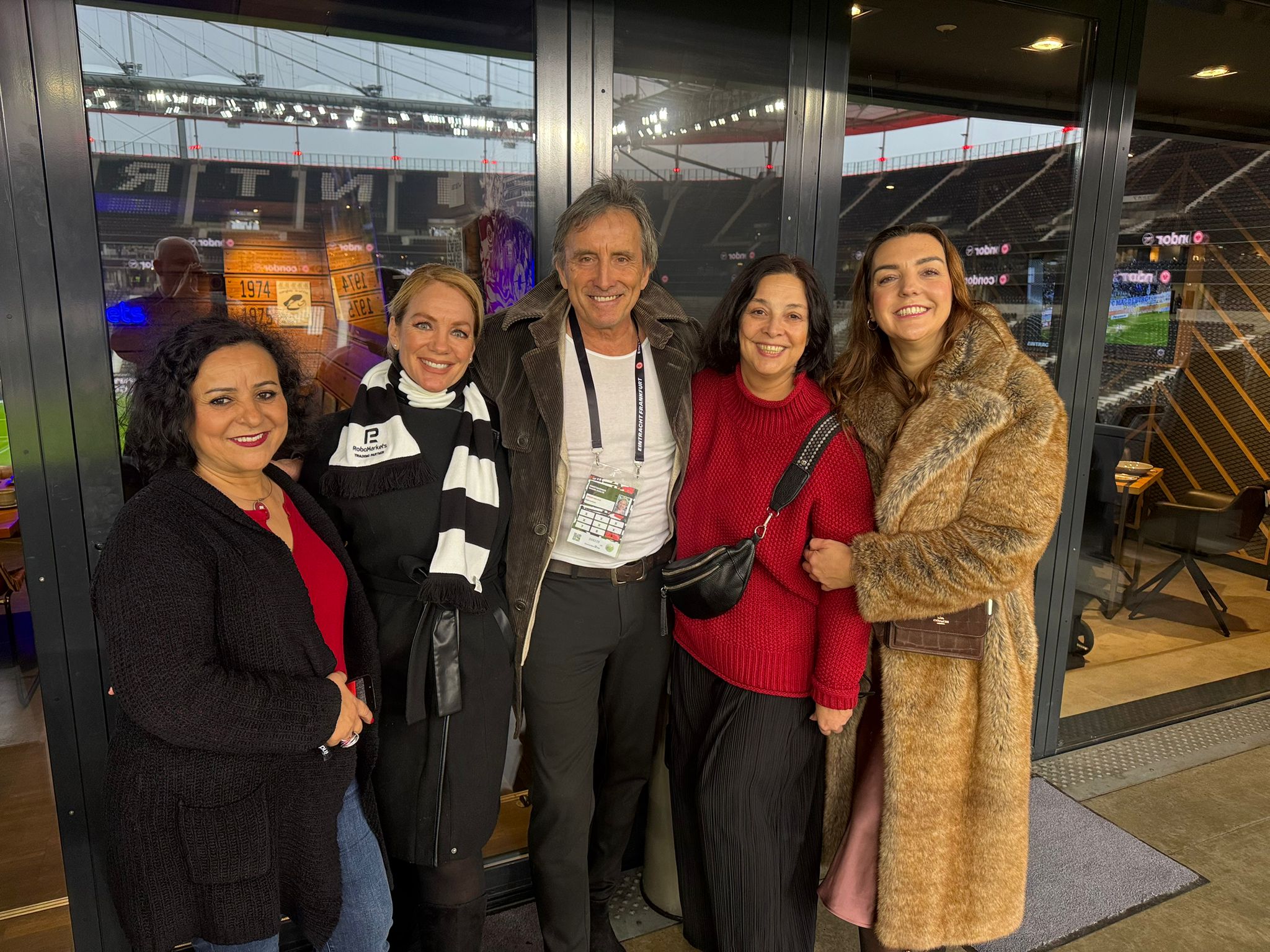 Juergen und die Damen vom Finfluencer Circle